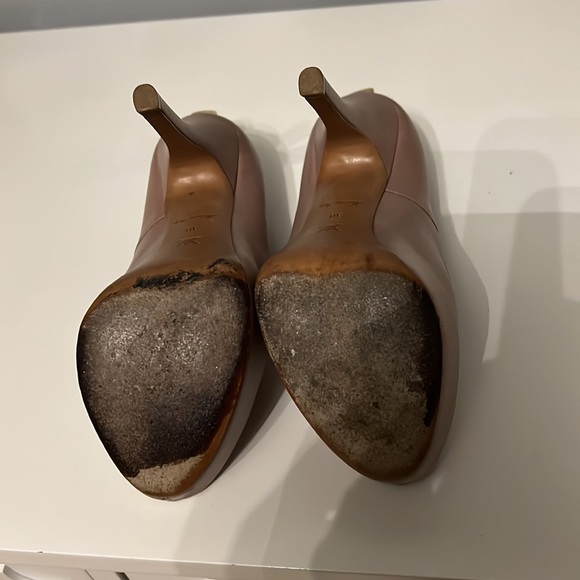 Louis Vuitton beige heels size 38 (US 8) - Picture 5 of 5